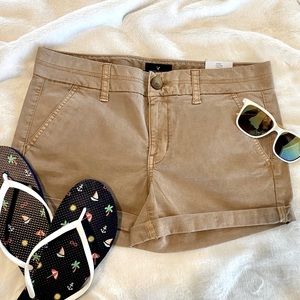 NWT American Eagle sz 4 Low Rise Midi khaki shorts